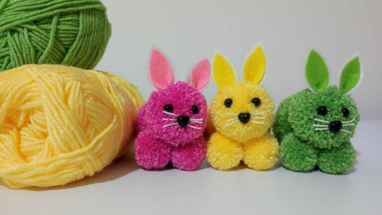 This simple trick transforms yarn into the cutest bunny pom-poms…