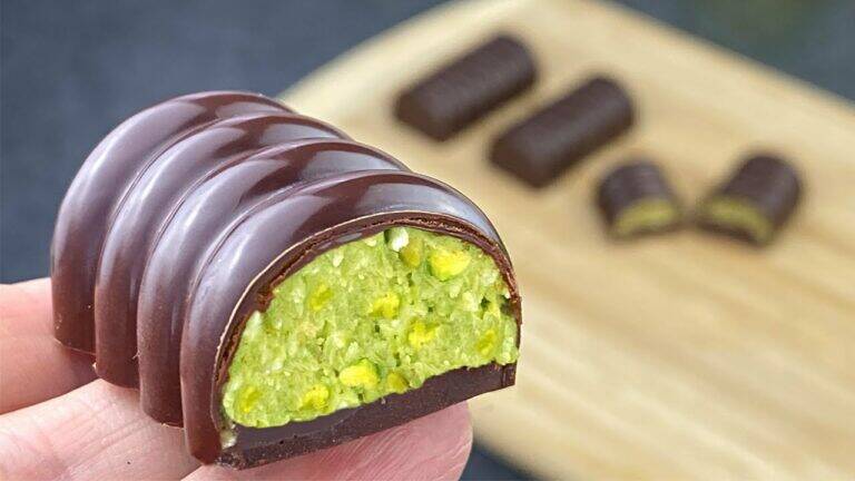 This simple no-sugar chocolate recipe transforms your dessert game … you’ll crave it!