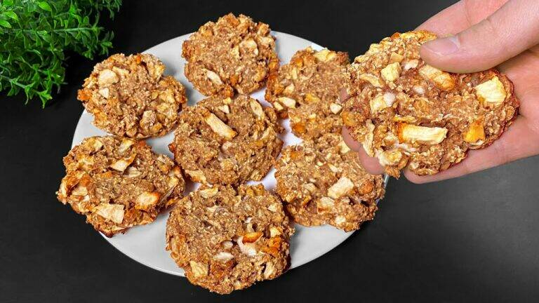 This simple recipe transforms oats into cookies that disappear in seconds…