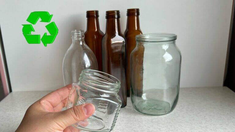 This simple gesture transforms glass jars into stunning home decor…