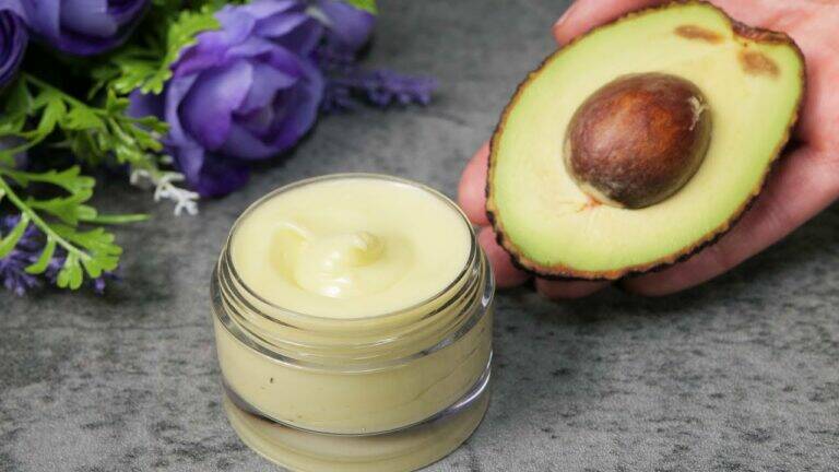 This simple avocado trick transforms your skin better than expensive Botox…