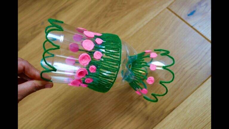 An old trick transforms plastic bottles into stunning flower vases… you won’t want to…