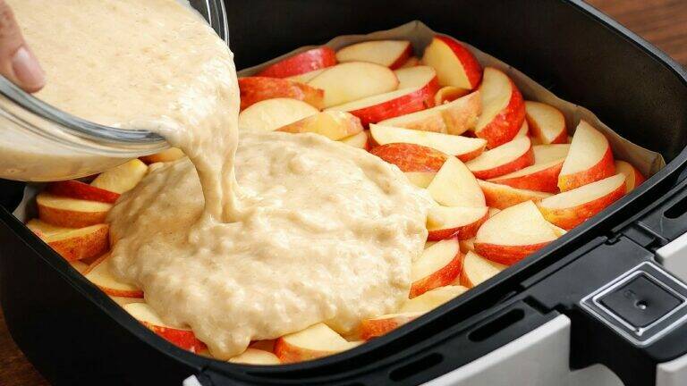 This simple trick transforms apples into the juiciest pie in just five minutes…