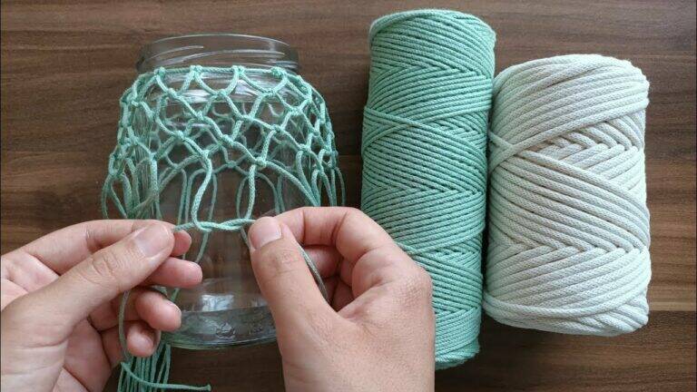 An old trick transforms a jar into stunning decor… you’ll want to try this!