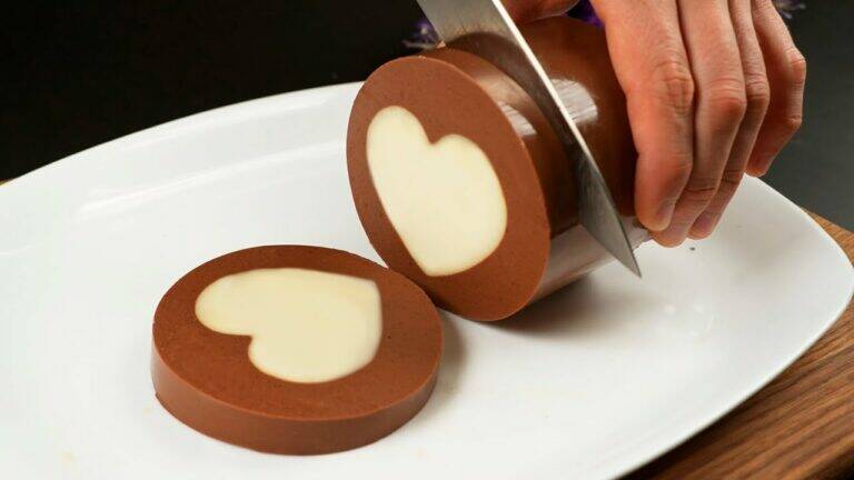 This simple no-bake chocolate treat transforms your desserts into pure love…