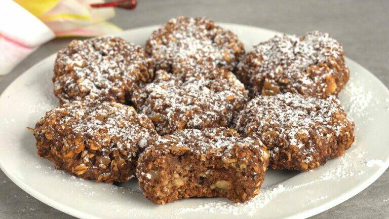 This simple recipe turns oats and banana into a delicious, healthy dessert in minutes…