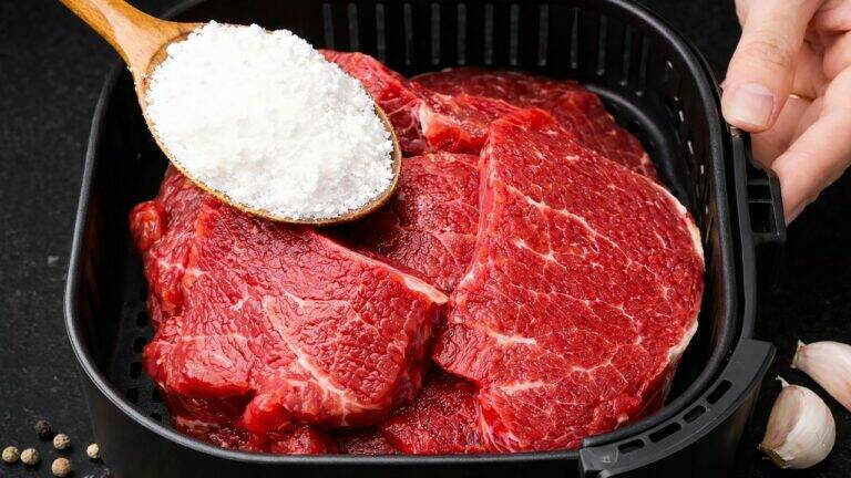 This simple method transforms your steak into a juicy masterpiece in minutes…