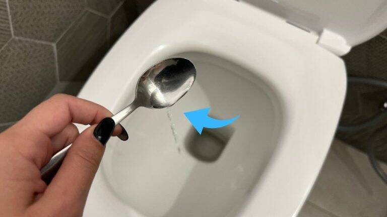 Odeur d’urine dans la salle de bain, une goutte de ceci et vous l’avez résolu une fois pour toutes