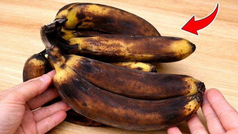 This simple trick transforms rotten bananas into a powerful gardening secret…