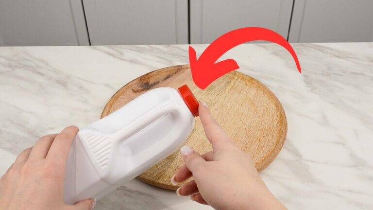This simple gesture turns milk caps into powerful garden tools… you’ll want to try it!