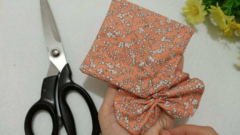 This simple technique transforms your fabric scraps into stunning bows…