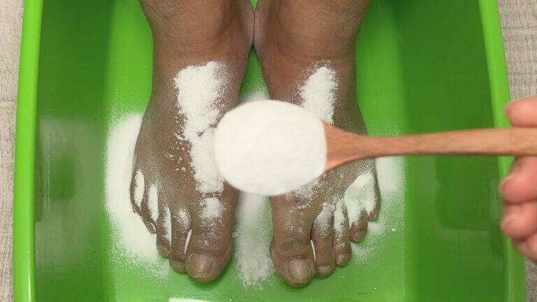 This simple trick transforms tired feet into soft, beautiful wonders…