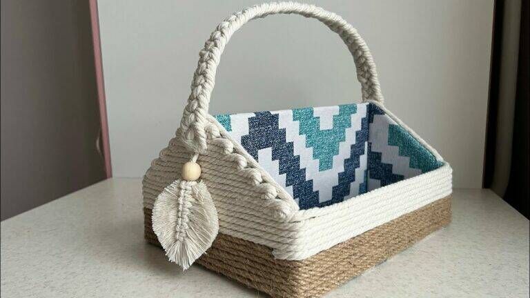 This simple trick transforms a shoe box into a stylish storage basket…