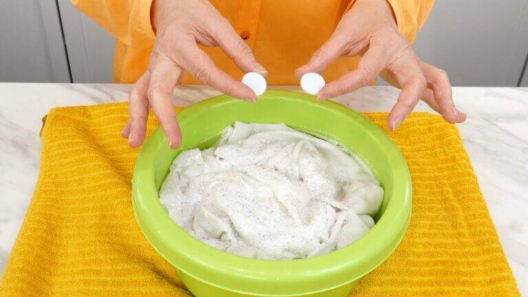 This simple trick restores your whites to a dazzling brightness you never thought possible…
