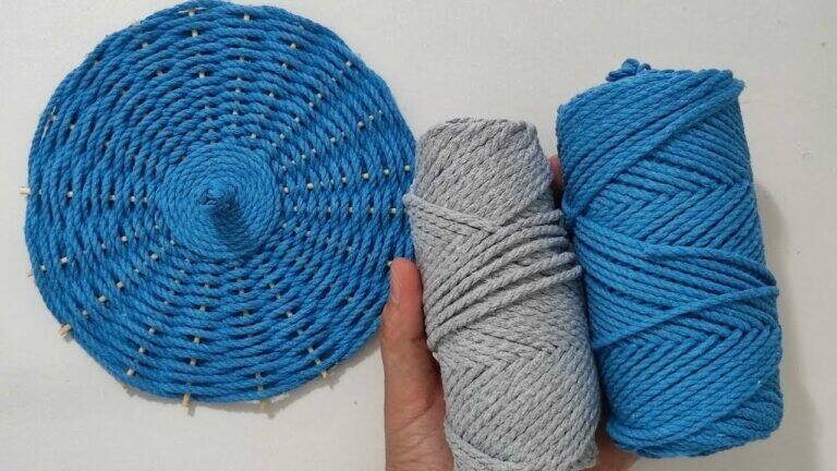 This simple idea transforms plastic containers into stunning baskets… you’ll love the results!