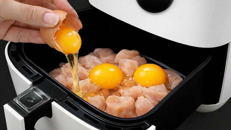 This forgotten trick transforms bland chicken into a creamy, cheesy delight…