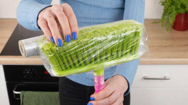 This easy method transforms your broom into a cleaning powerhouse… you’ll be amazed!