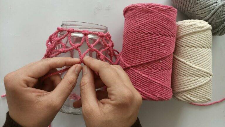 This forgotten trick transforms jars into stunning decor… perfect for any home!