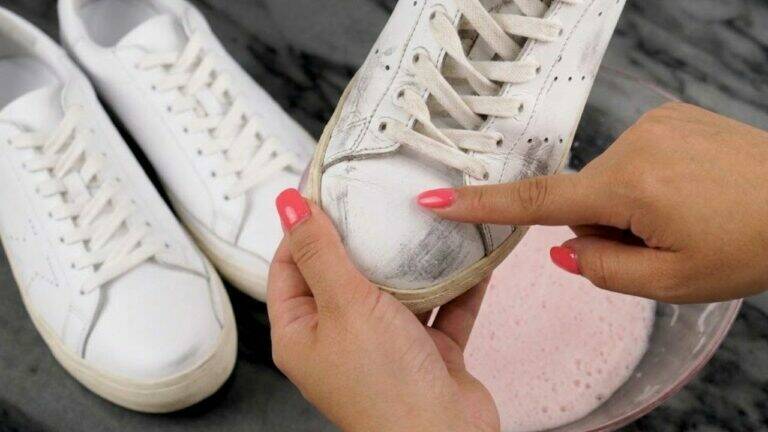 Ce remède maison nettoie les chaussures blanches mieux que de nombreux produits du commerce