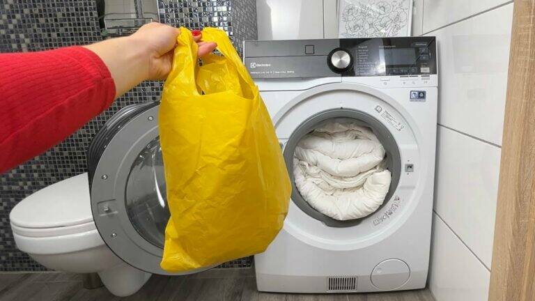 This little-known tip transforms your laundry routine… say goodbye to heavy bedding struggles!
