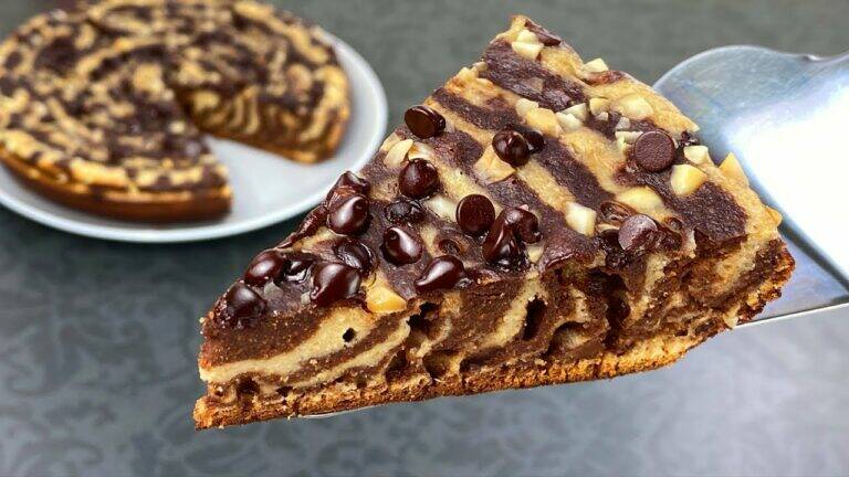This simple recipe transforms oats into a delicious cake in minutes…