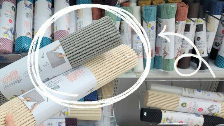 Transform a simple bathroom mat into a stunning decorative basket… you’ll love this!