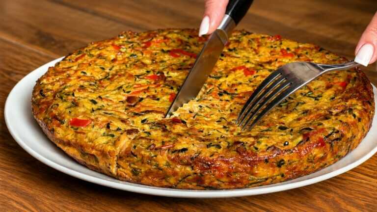 🥒 Masz 1 cukinię i 2 jajka? Zrób ten lekki obiad pełen warzyw