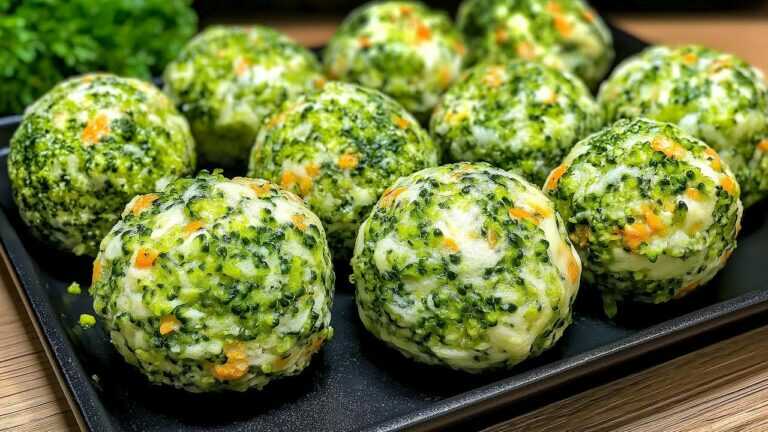 🥦 Robię to w każdy weekend! Pieczone kulki brokułowe z mozzarellą i sosem czosnkowym