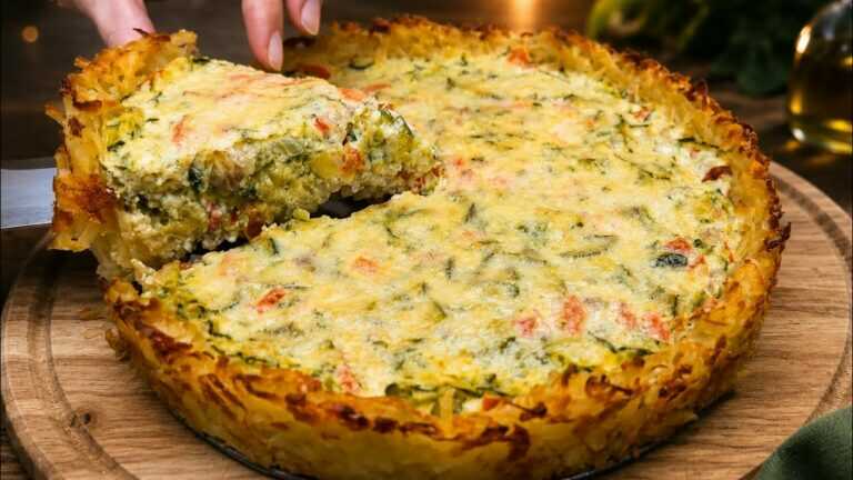 🥔 Tarta z tartych ziemniaków z cukinią, papryką i serkiem Philadelphia