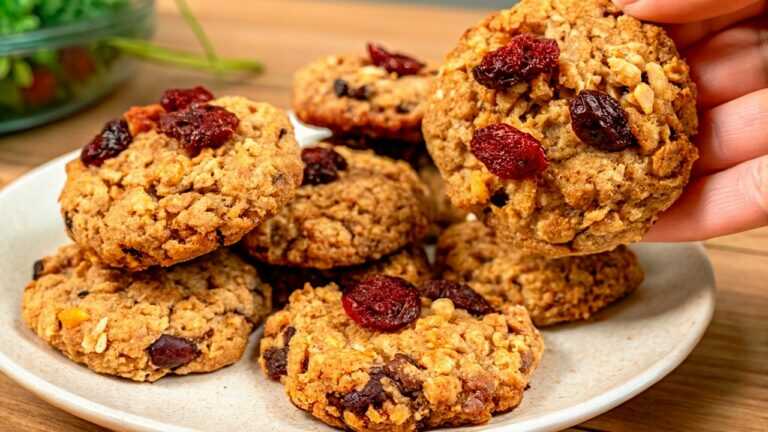 🍪 Zdrowe ciasteczka owsiane bez mąki: jabłko, orzechy, morele i żurawina
