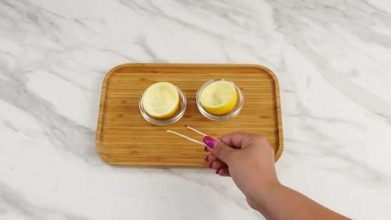 Accendi queste candele al limone… niente più zanzare né mosche a casa tua!