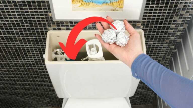 Gib diese selbstgemachten Kugeln in deinen Toilettenspülkasten – er bleibt wochenlang frisch