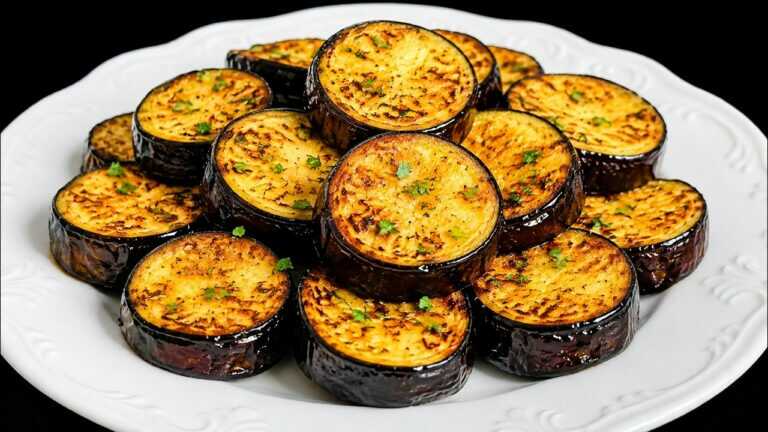 Non ho mai mangiato melanzane così deliziose. Ricetta semplice e deliziosa per la cena!