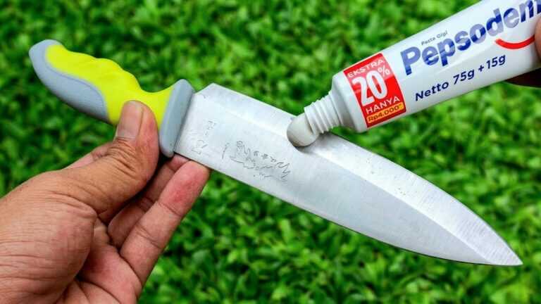 Truco secreto para que el cuchillo quede tan afilado como una navaja sin piedra de afilar!