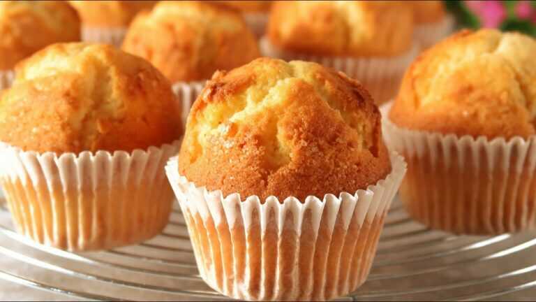 Big and delicious muffins! Mix everything and put it in the oven! Easy recipe for tea. Cu