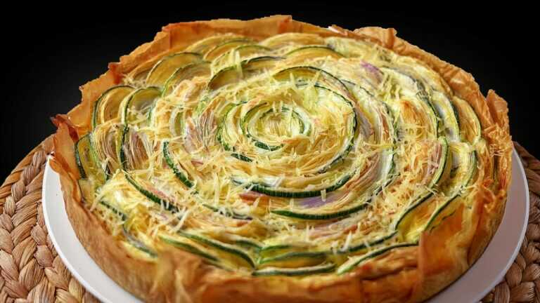 Tarte filo aux courgettes et oignons — une recette croustillante et irrésistible