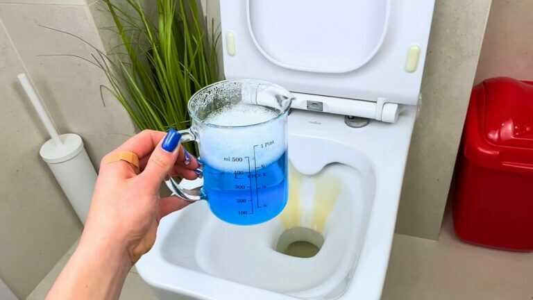Diese hausgemachte Flüssigkeit greift Kalk besser an als ein Hammer