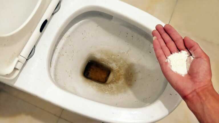 Gieße dieses Pulver in die Toilette, um zu sehen, was passiert (super Fähigkeiten) 🤯