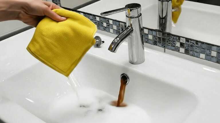 Schau, was nach nur 5 SEKUNDEN aus meinem Waschbecken kommt 😱
