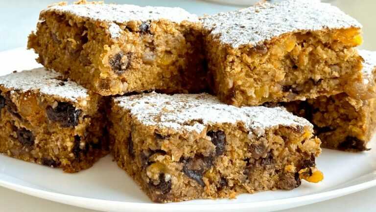 Gâteau aux carottes juteux! Sans farine, sucre, beurre et œufs !