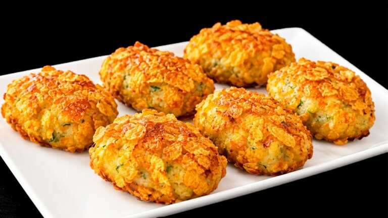 Ces boulettes de courgette et de pomme de terre sont si croustillantes et délicieuses que tout le monde