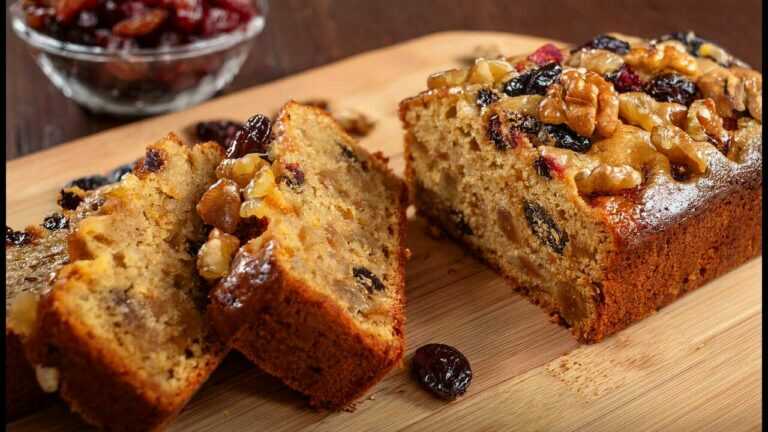 🍎 Senza farina e zucchero? Torta d’avena con banana, mela e frutta secca