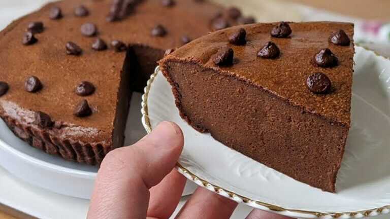 Ciasto, które rozpływa się w ustach: BEZ CUKRU I MĄKI! Ciasto czekoladowo-mascarpone – 5 składników