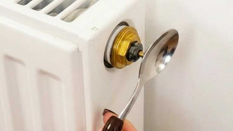 Radiator wordt niet warm? Deze simpele lepeltruc kan de thermostaat weer losmaken
