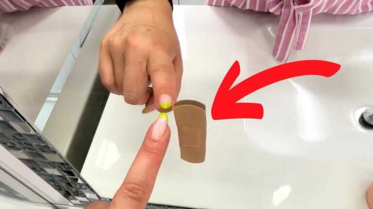Fai attenzione agli specchi degli hotel: individua rapidamente uno specchio a due vie con un cerotto