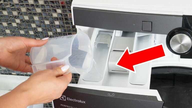 Kein Weichspüler! Dieses Mittel macht raue Handtücher flauschig