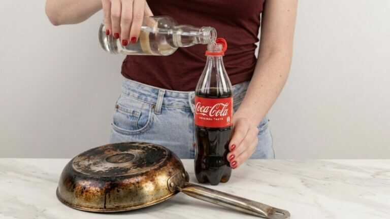 Hast du noch Cola übrig? Misch sie mit Essig. Dieser Trick überrascht wirklich