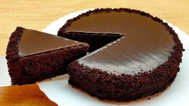 Delikatne ciasto czekoladowe / najlepsze ciasto czekoladowe. Brownie wilgotne i pyszne