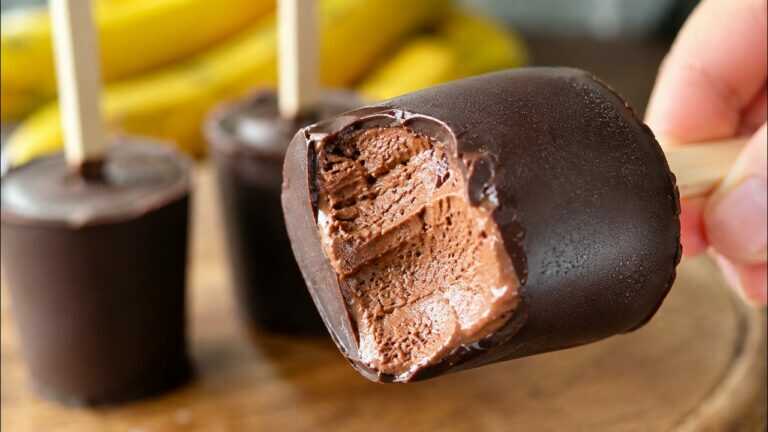 Seulement 2 ingrédients ! SANS sucre, SANS lait et SANS crème ! Glace prête en 5 minutes.