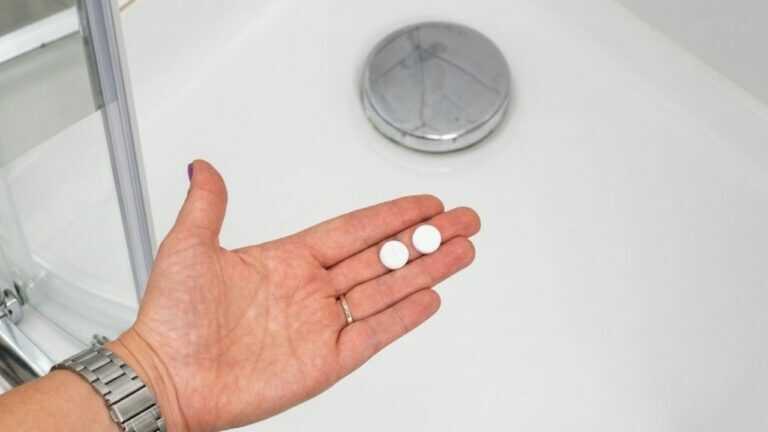 Mach das mit deiner Dusche und sie sieht wieder wie im Hotel aus! Trick gegen Kalk und Abfluss